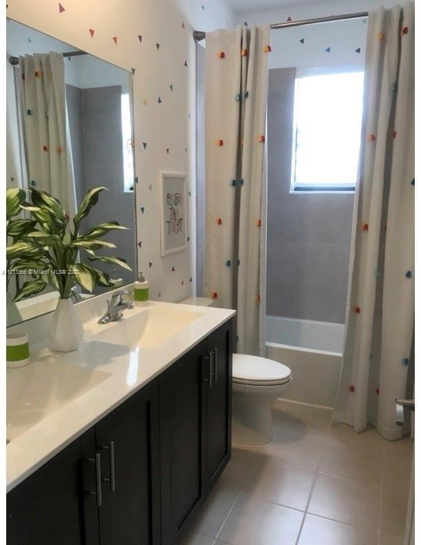 W 108th St, Hialeah, FL 33018