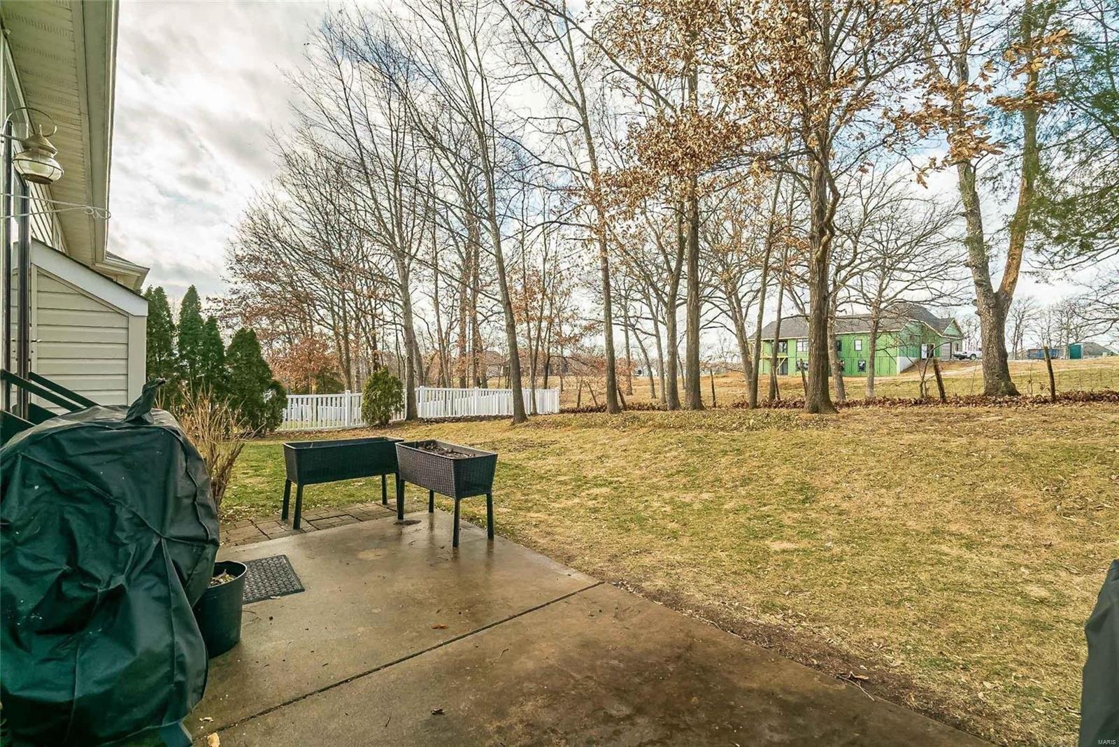 Bear Creek Ridge Ct, Wentzville, MO 63385