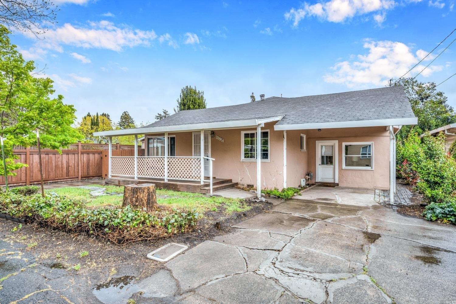 W Pueblo Ave, Napa, CA 94558