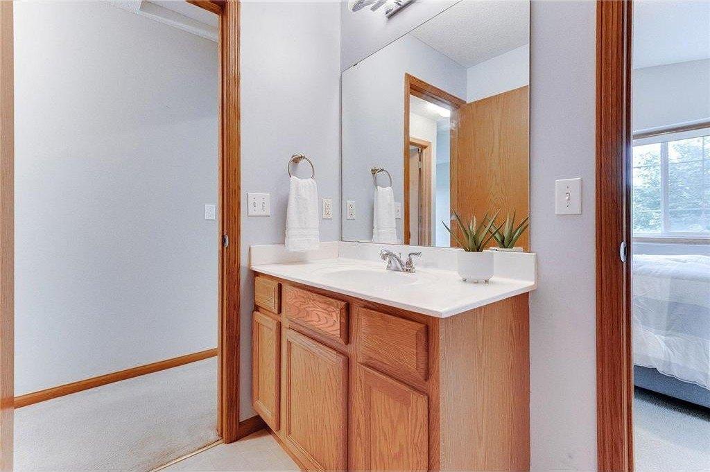 Gresham Ave N, Saint Paul, MN 55128