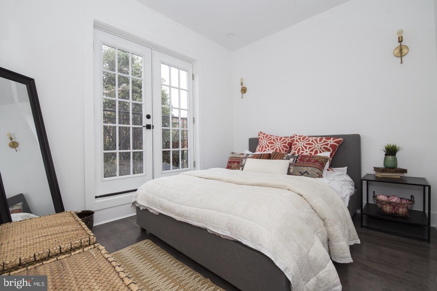 W Jefferson St, Philadelphia, PA 19122