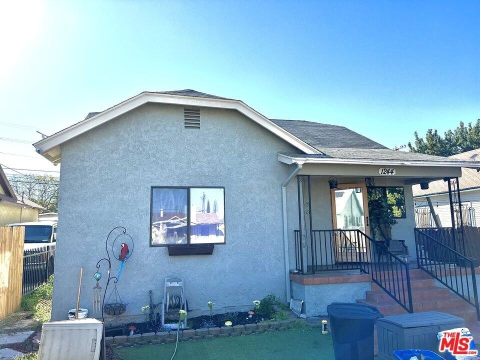 W 76th St, Los Angeles, CA 90044