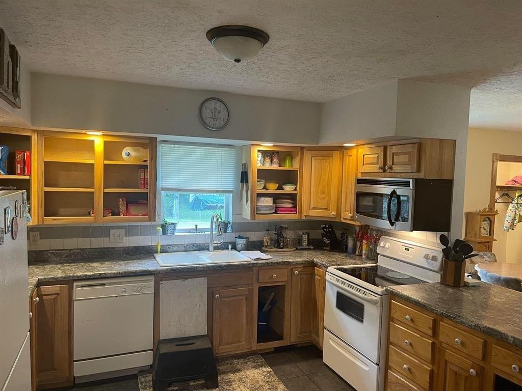 E South St, Richland, IA 52585