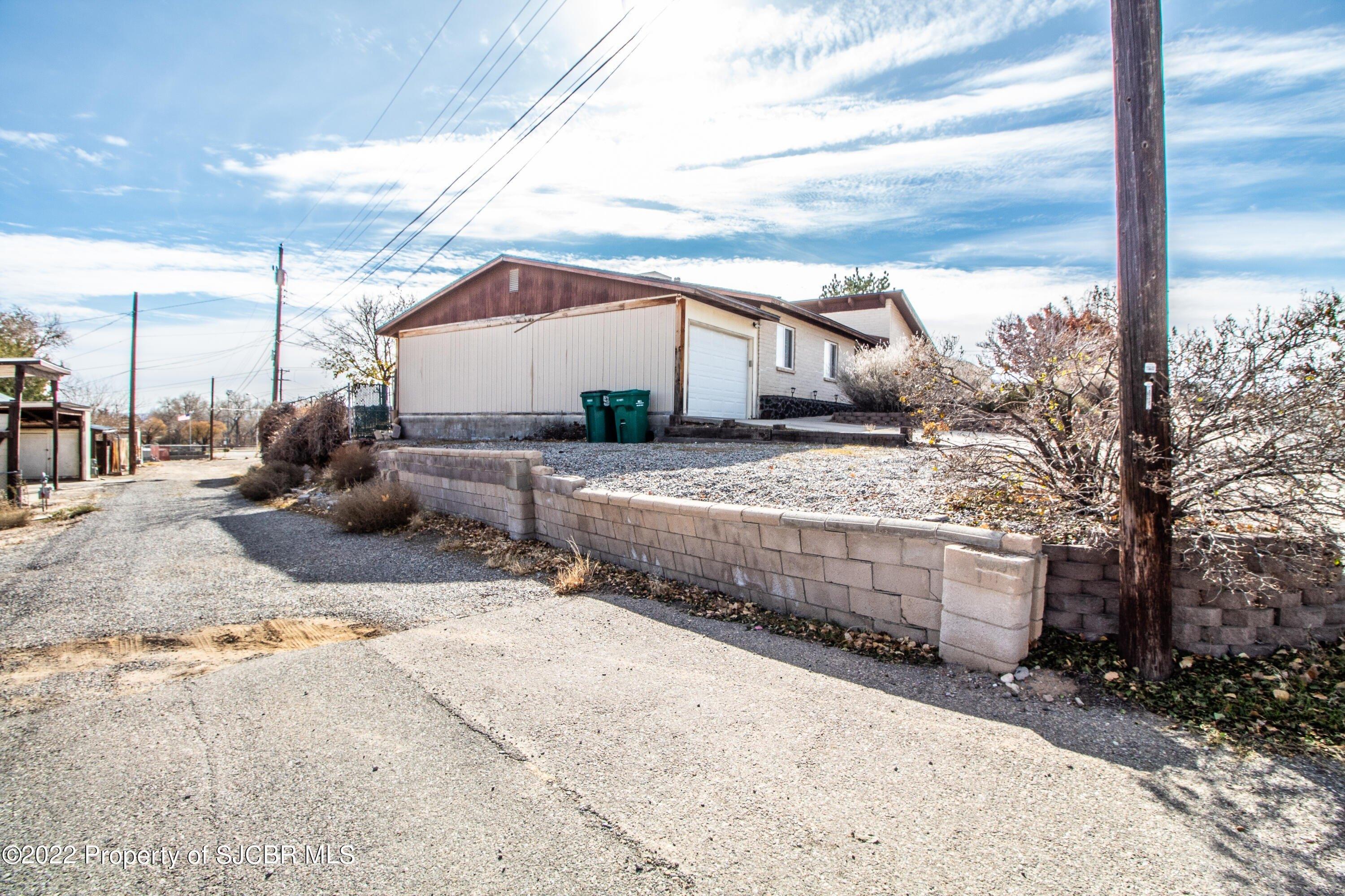 San Medina Ave, Farmington, NM 87401
