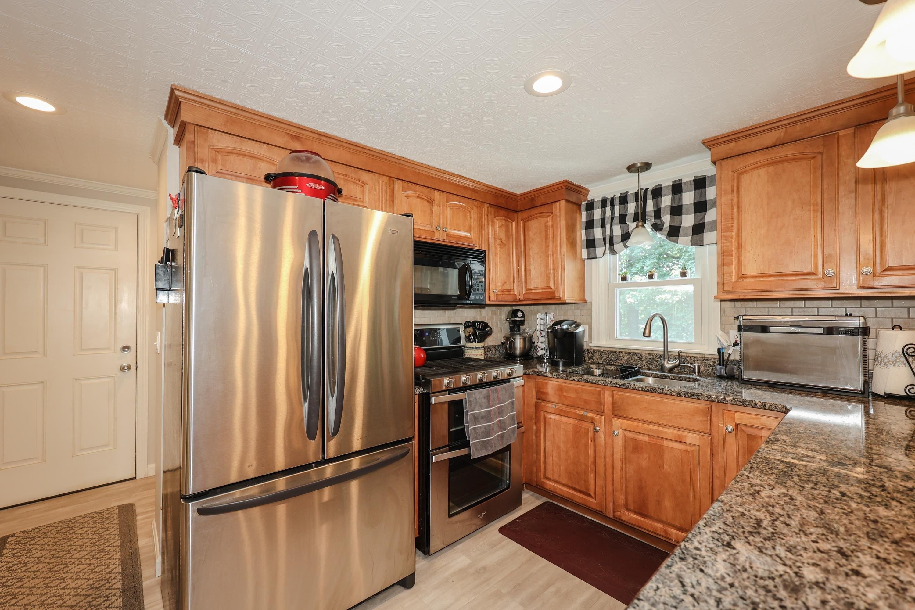 Douglas St, Merrimack, NH 03054
