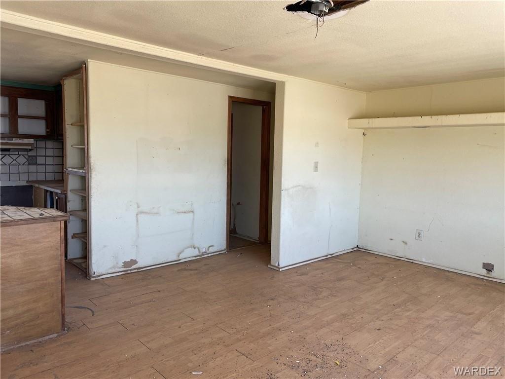 W Diabase Dr, Golden Valley, AZ 86413