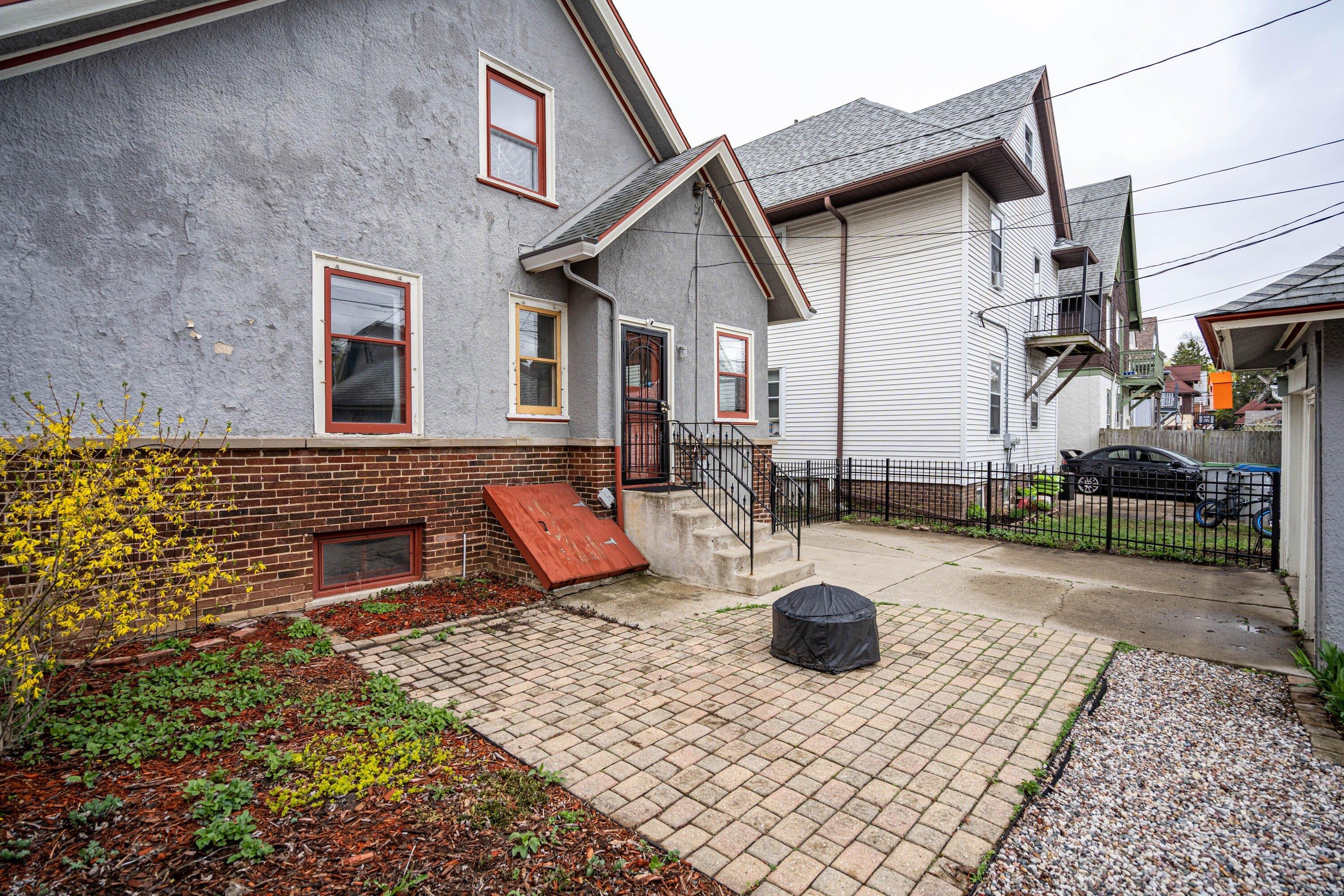 N 48th St, Milwaukee, WI 53208