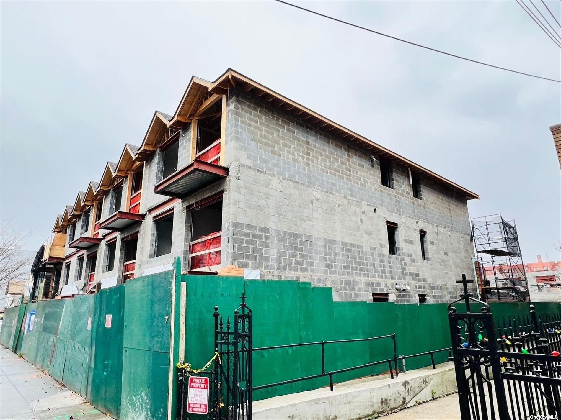 57th St, Woodside, NY 11377