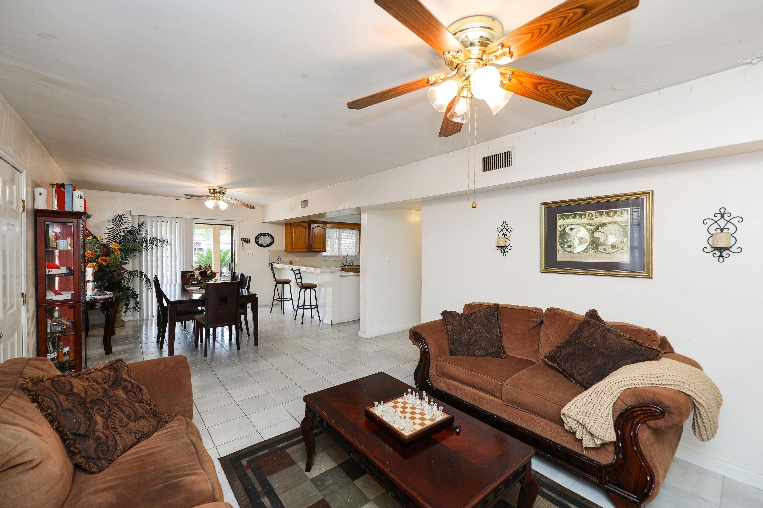 Garza St, Laredo, TX 78040