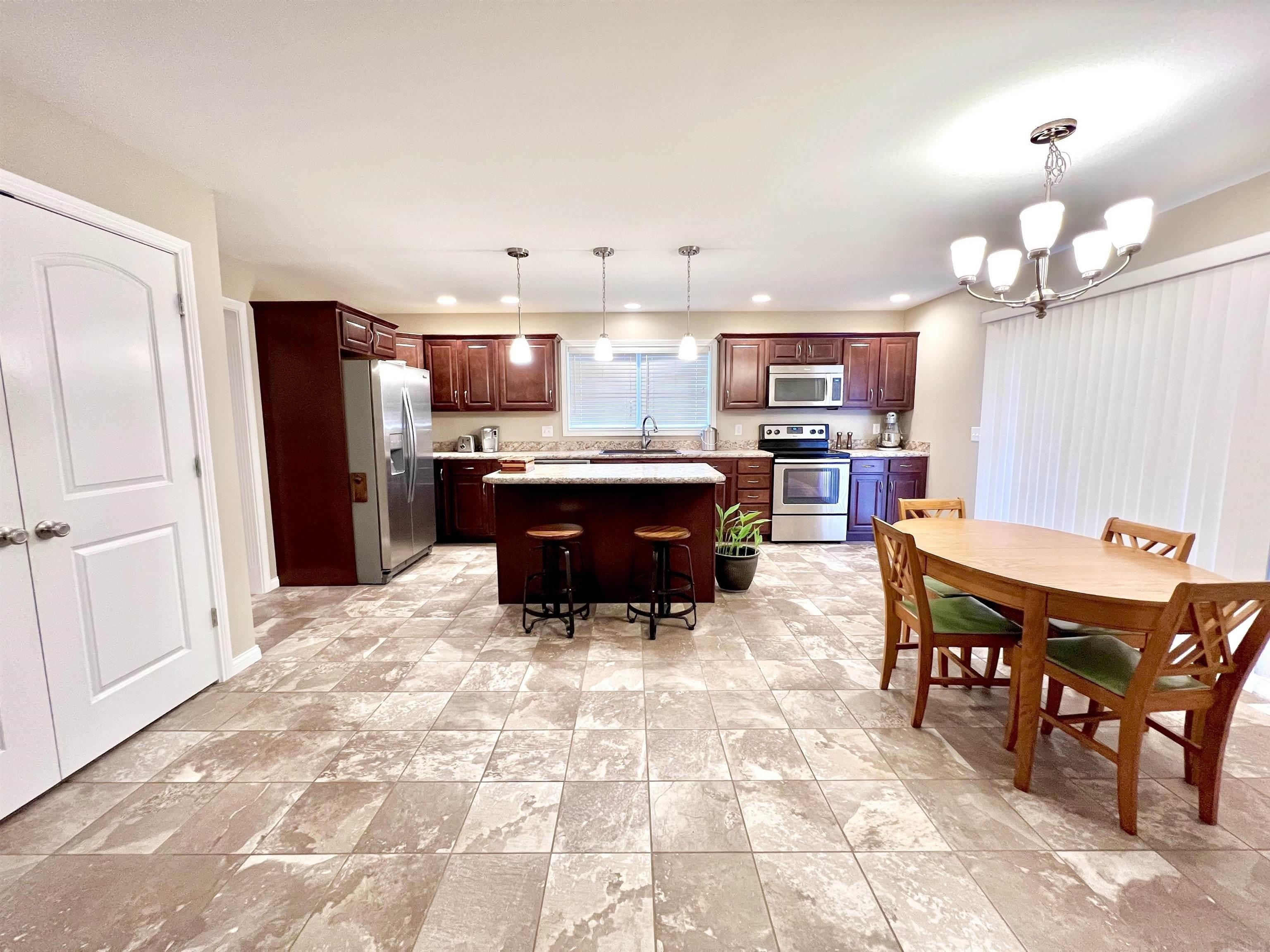 Lancaster Dr, Newburgh, IN 47630