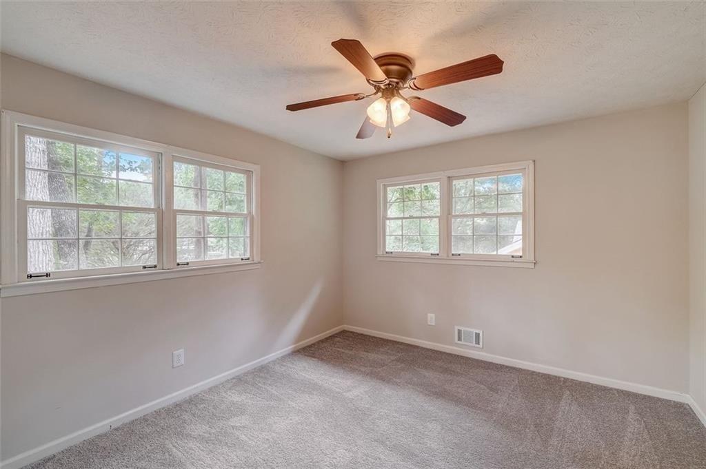 Horseshoe Cir Sw, Lilburn, GA 30047