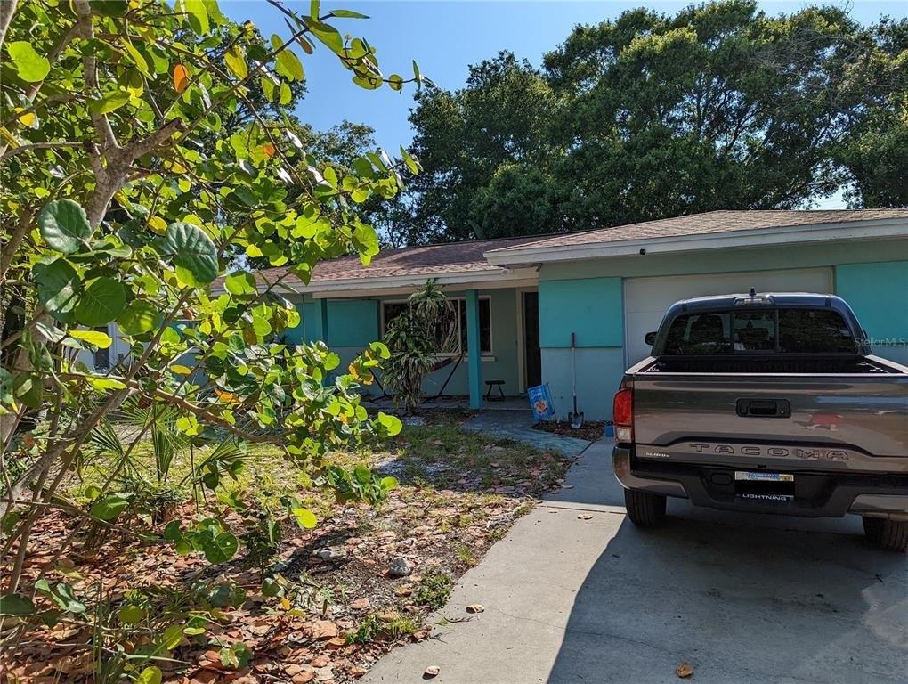 San Helen Dr, Dunedin, FL 34698