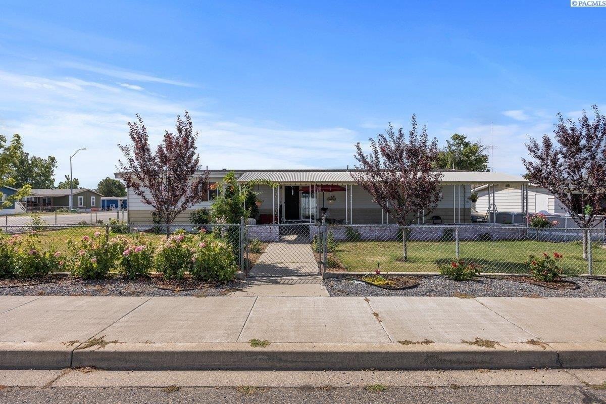 S 25th Ave, Pasco, WA 99301