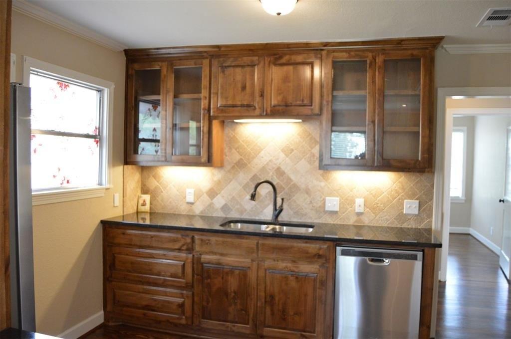 W Bewick St, Fort Worth, TX 76109