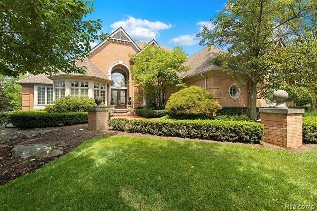 Stonebrook Dr, Northville, MI 48168