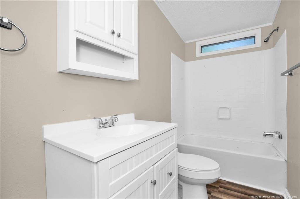 Caledonia Dr, Lumberton, NC 28358