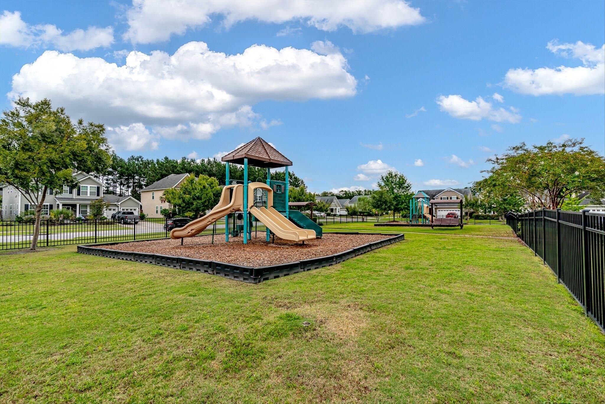Firewheel Ct, Summerville, SC 29486