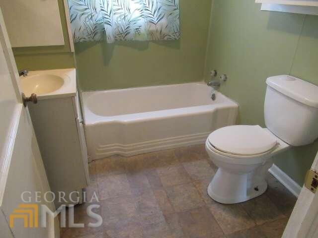 E College St, Bowdon, GA 30108