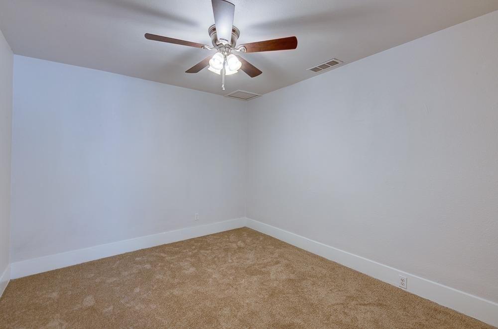 N Vagedes Ave, Fresno, CA 93728