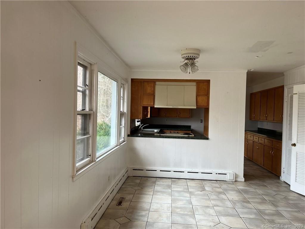 Kings Hwy, North Haven, CT 06473