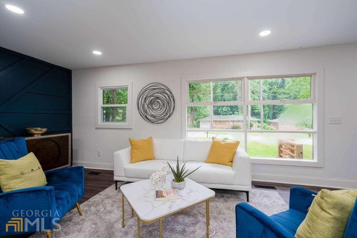 Pinehill Dr, Decatur, GA 30032