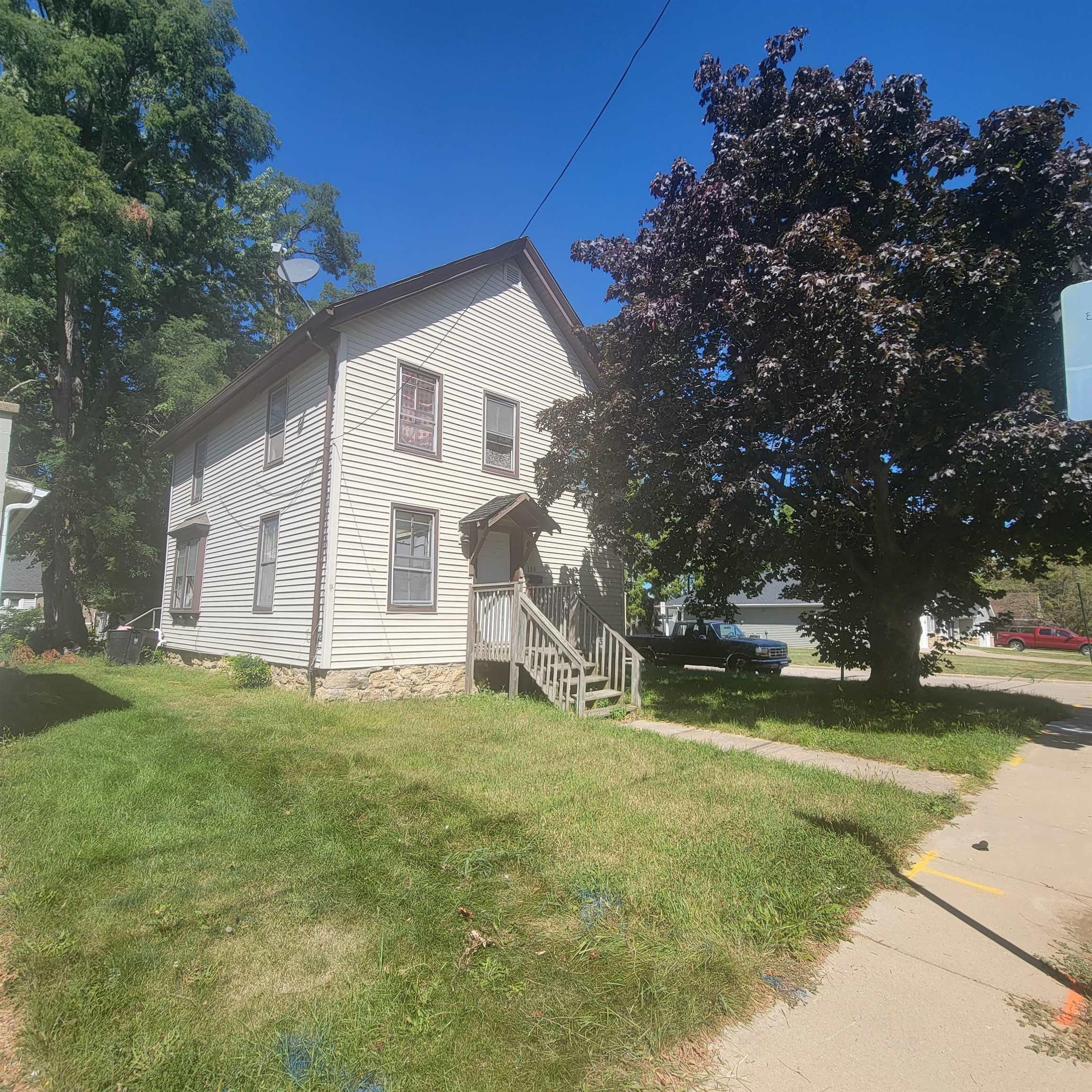 N Elm St, Platteville, WI 53818