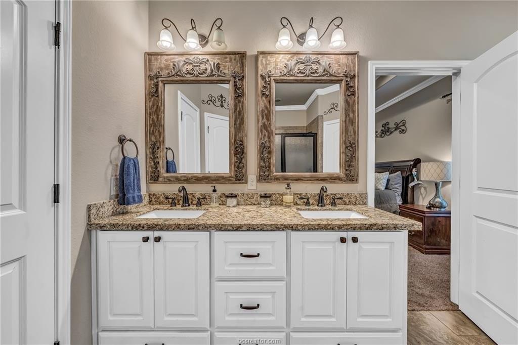 Long Creek Ln, College Station, TX 77845