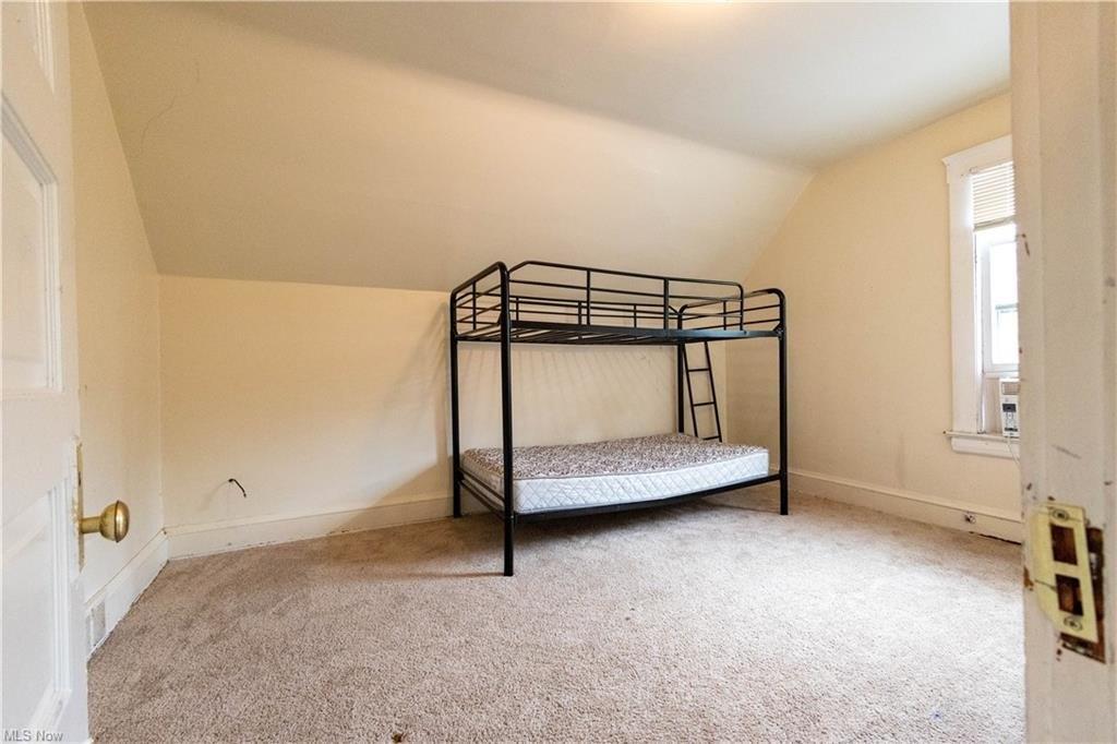 E 67th St, Cleveland, OH 44127