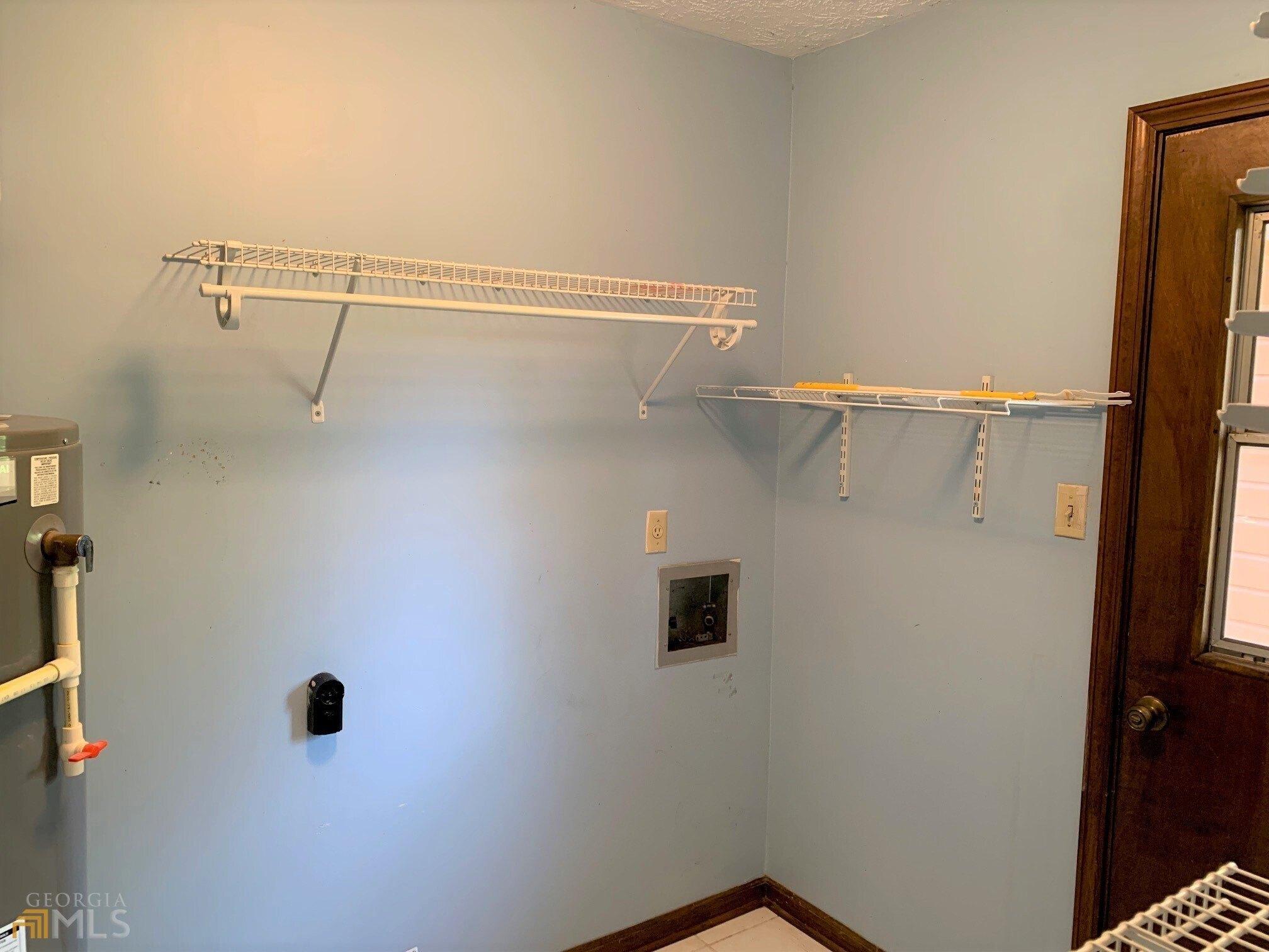 Hickory Trl, Snellville, GA 30078