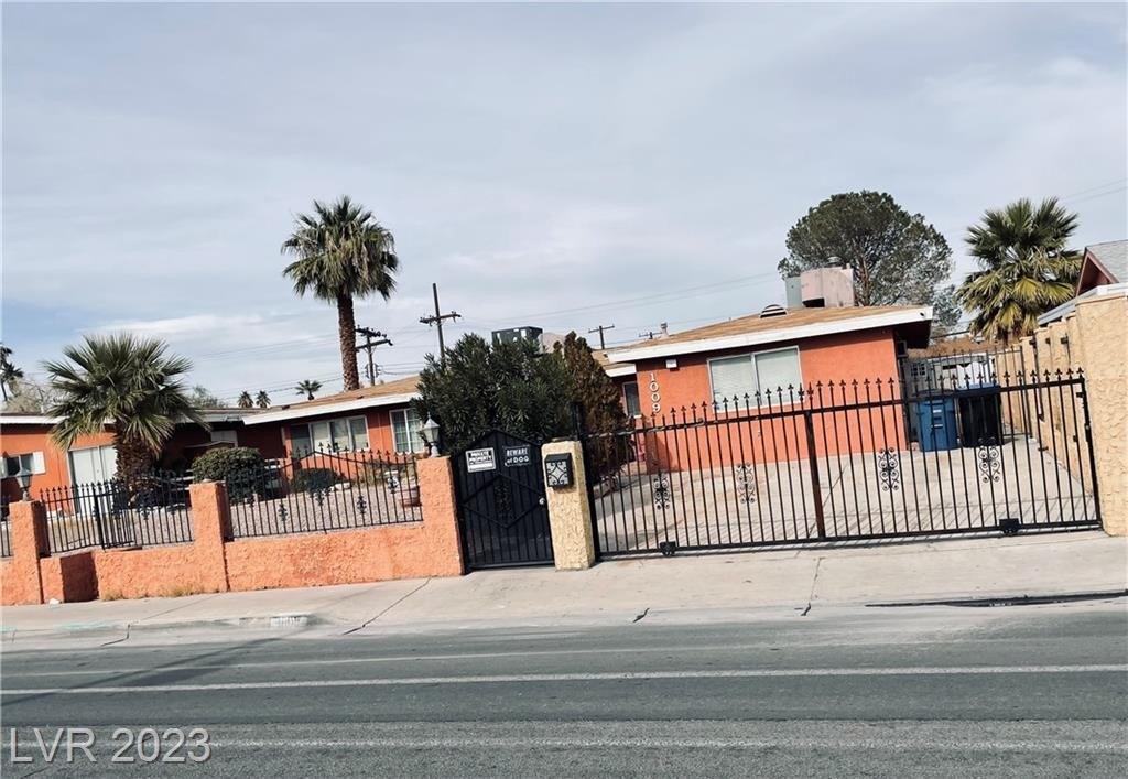 E Saint Louis Ave, Las Vegas, NV 89104