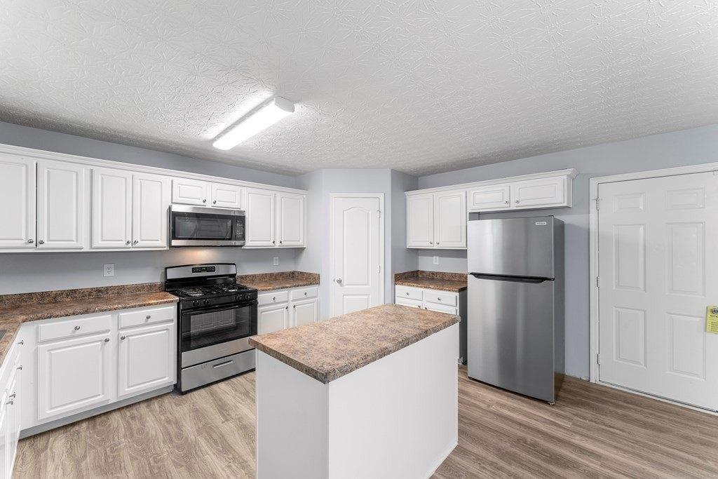 Spence Ct, Dacula, GA 30019