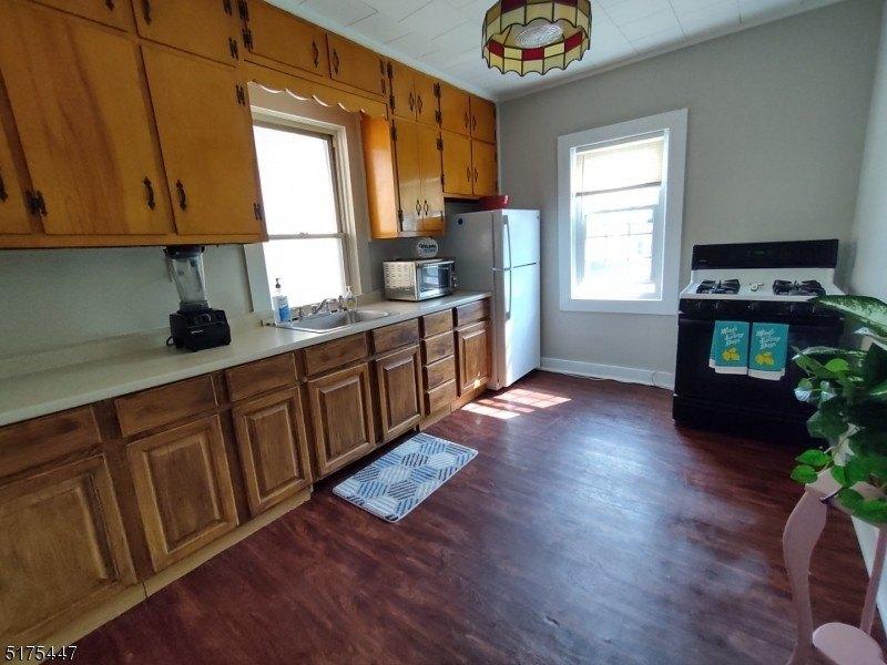 Columbus Ave, Belleville, NJ 07109