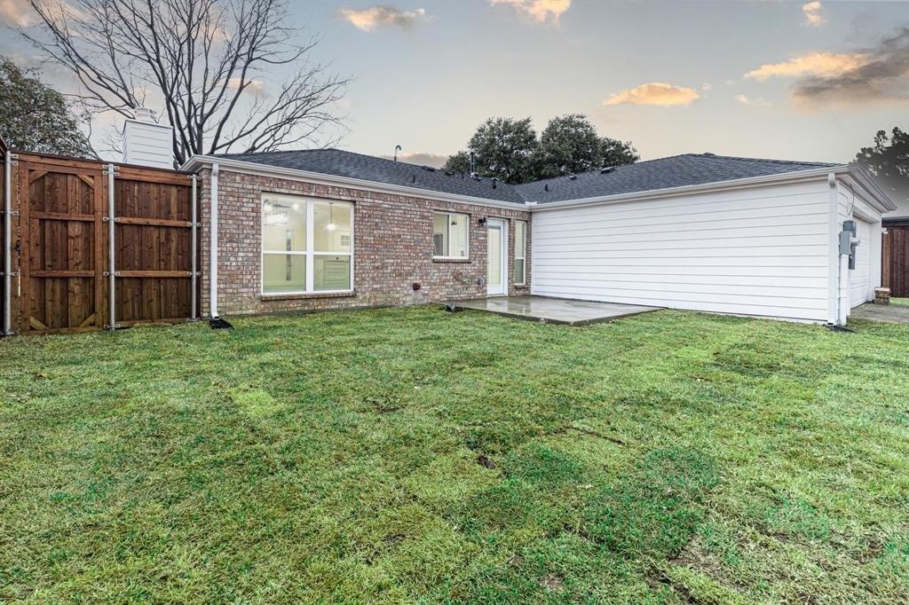 Lark Ln, Lewisville, TX 75077