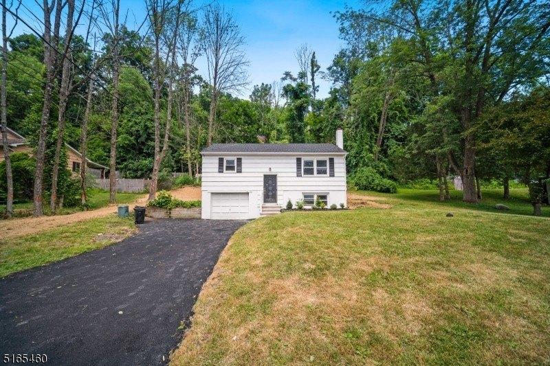 Zinnia Dr, Glenwood, NJ 07418