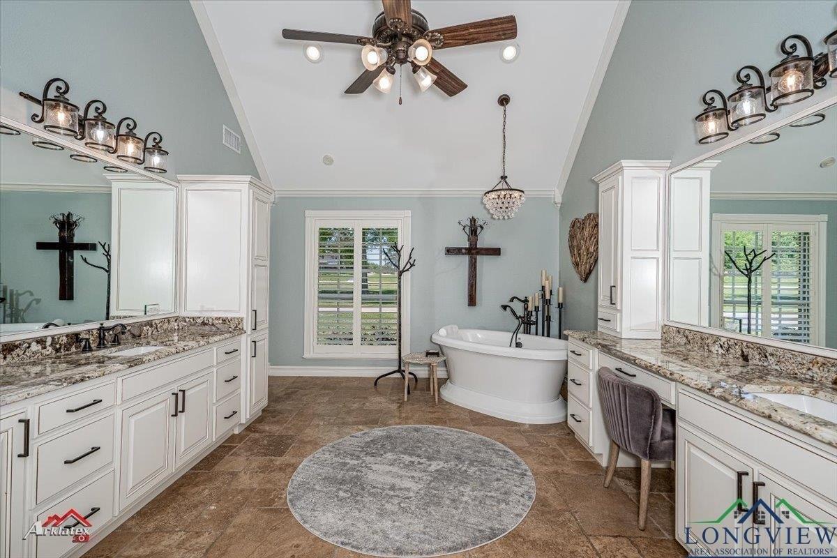W Sabine St, Carthage, TX 75633