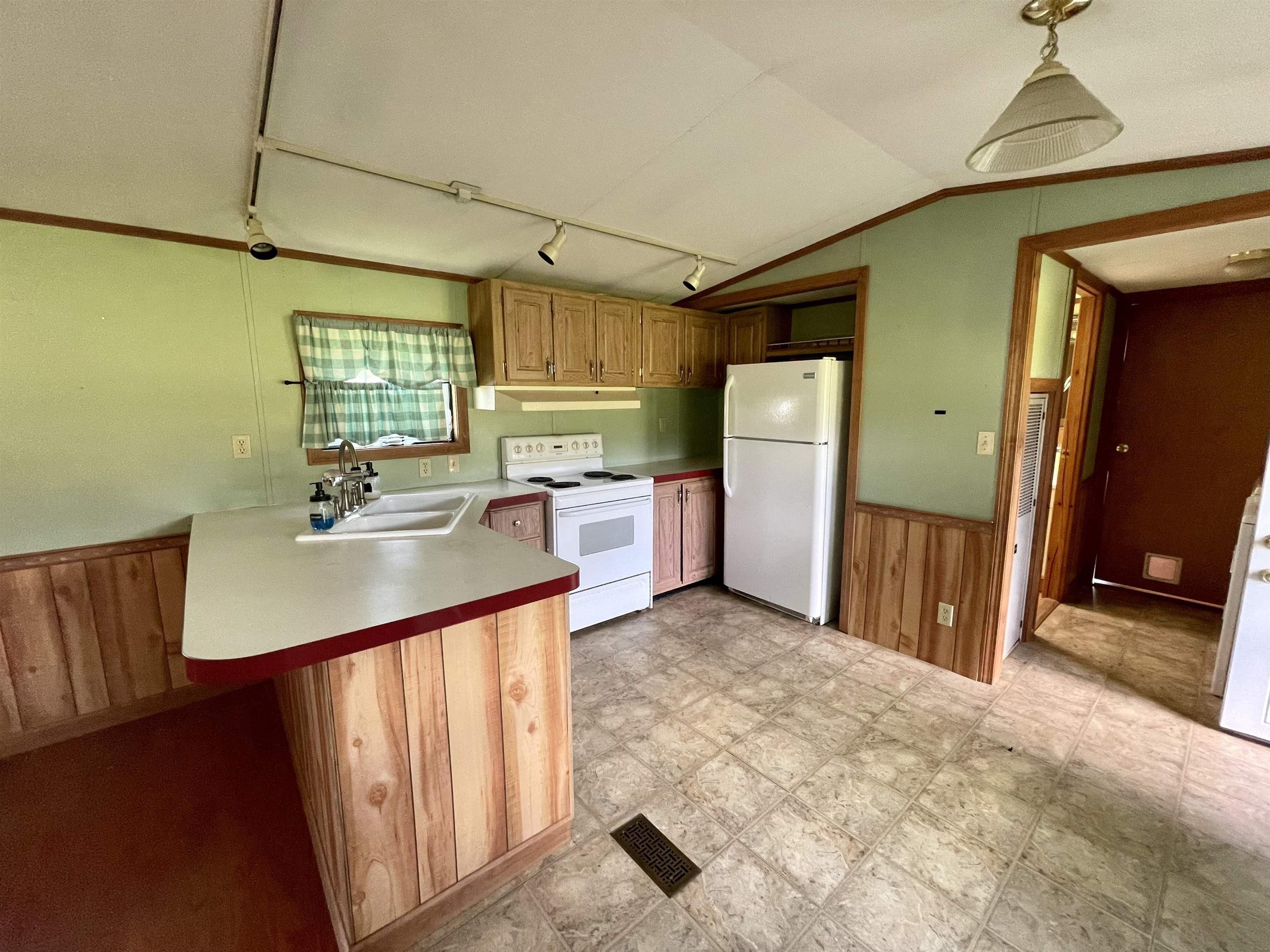Roland Ln, Barton, VT 05822