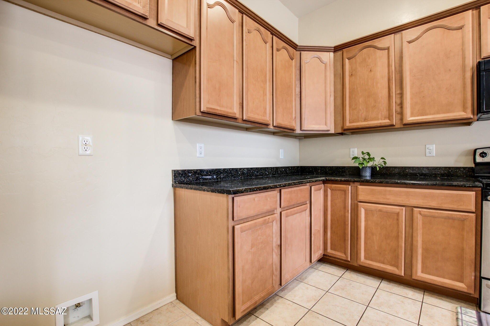 E Treetop Rd, Tucson, AZ 85756