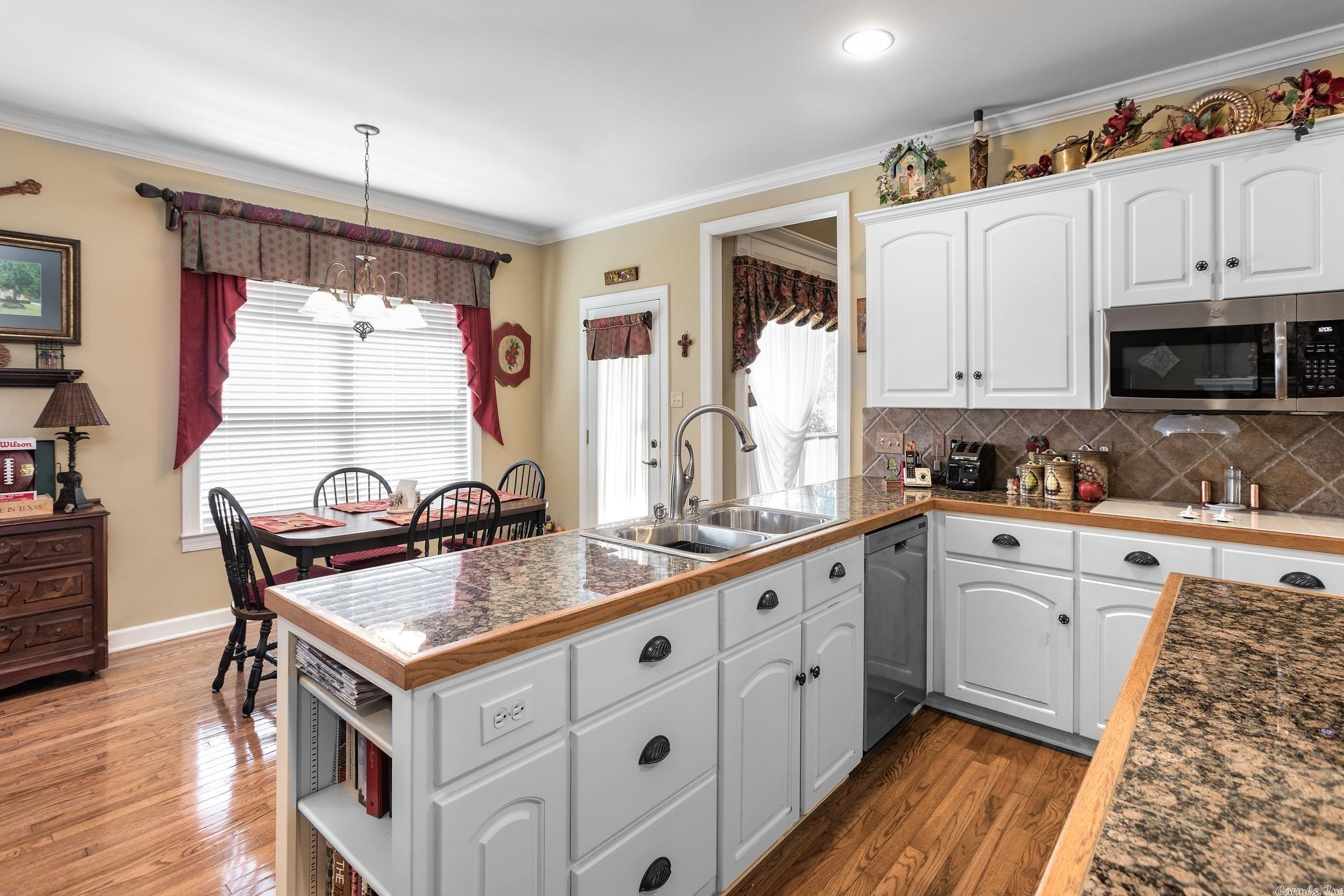 Wellington Woods Dr, Little Rock, AR 72211