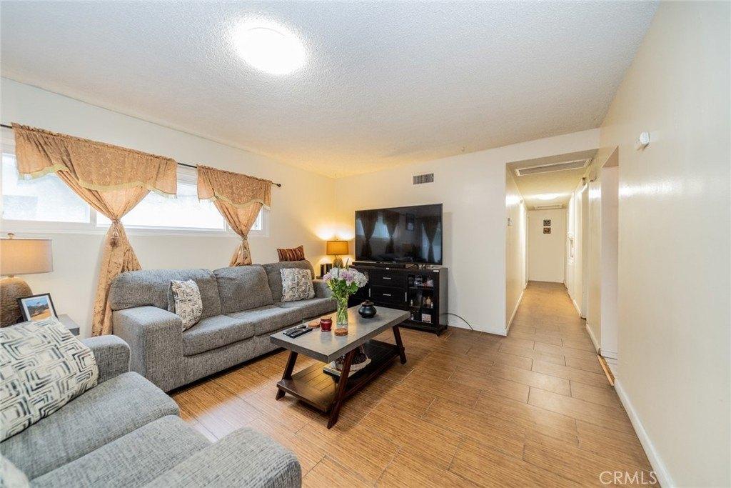 S Oak St, Inglewood, CA 90301