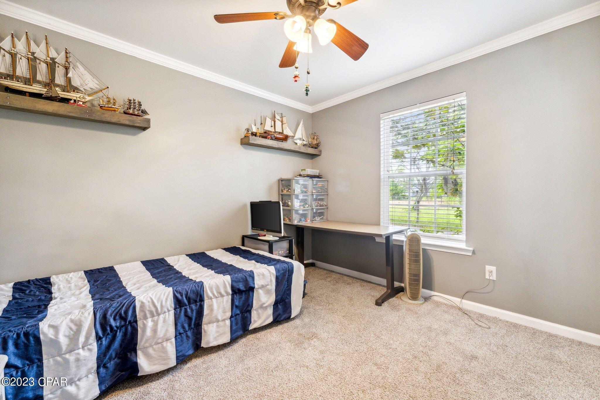 1st St, Chipley, FL 32428
