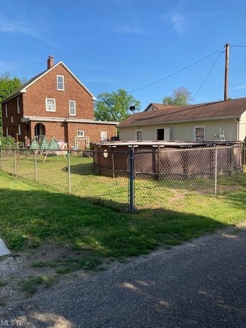 S Broadway St, New Philadelphia, OH 44663