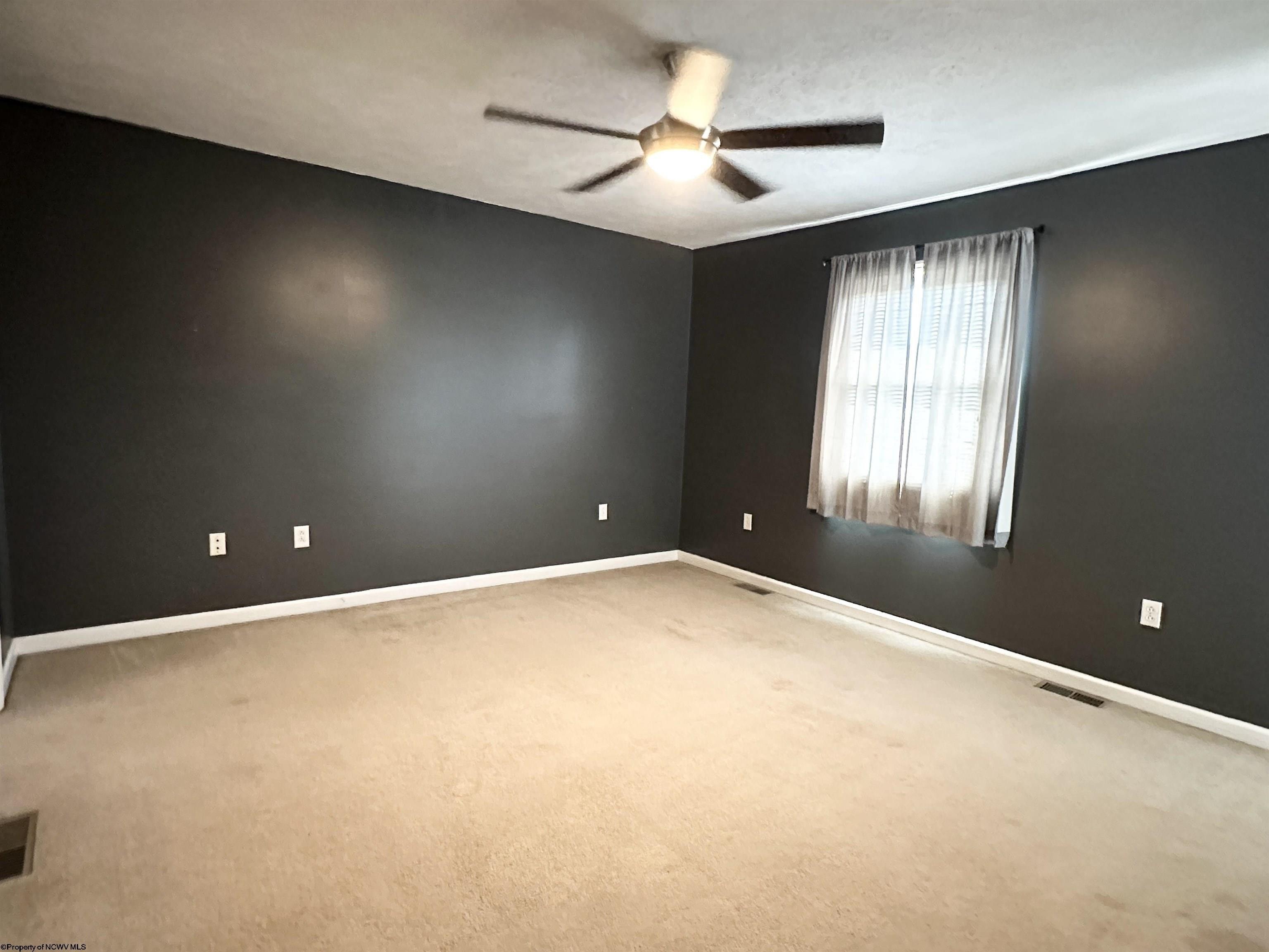 Stone Gate Cir, Morgantown, WV 26505