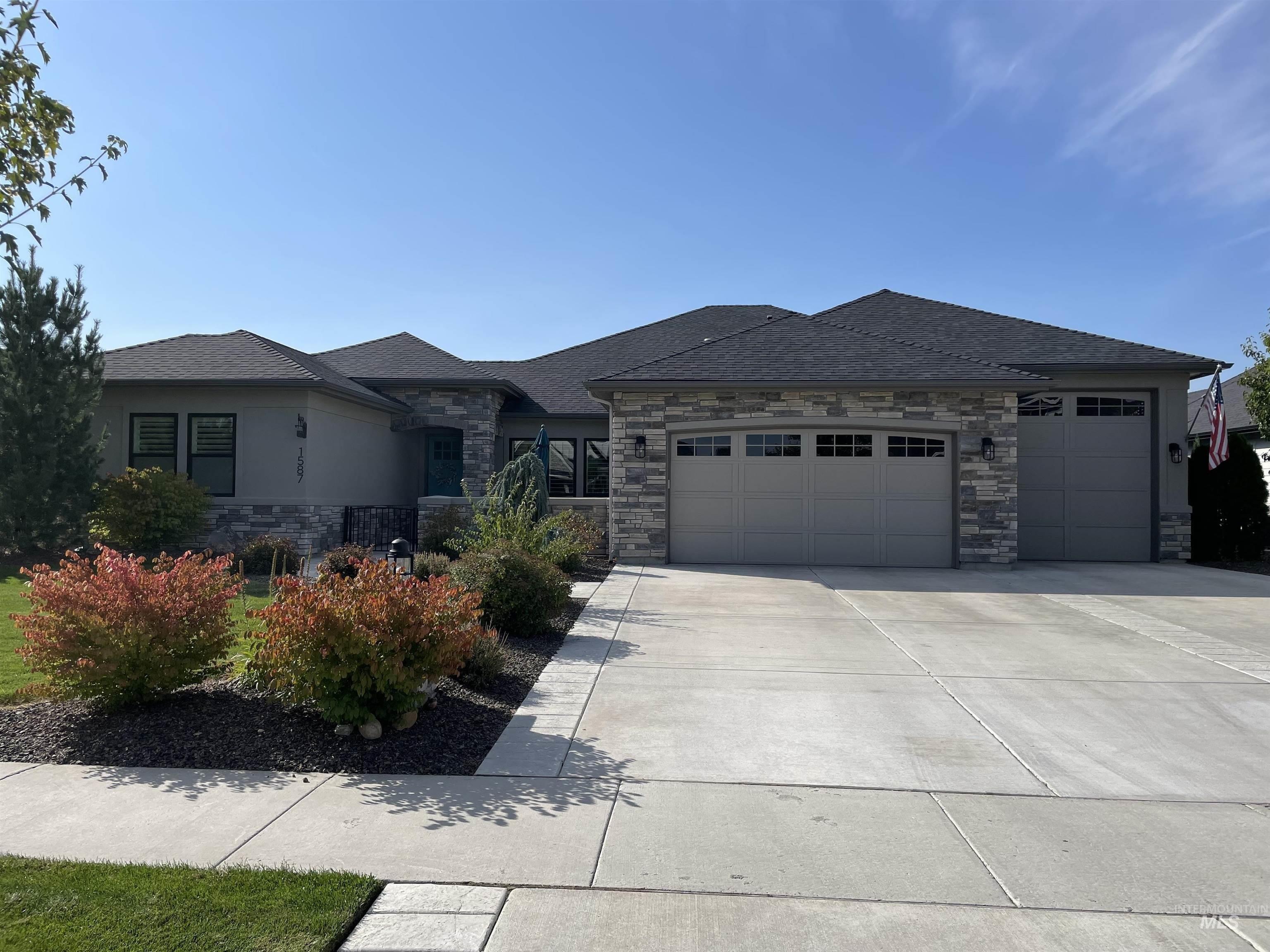E Crowne Pointe Dr, Eagle, ID 83616