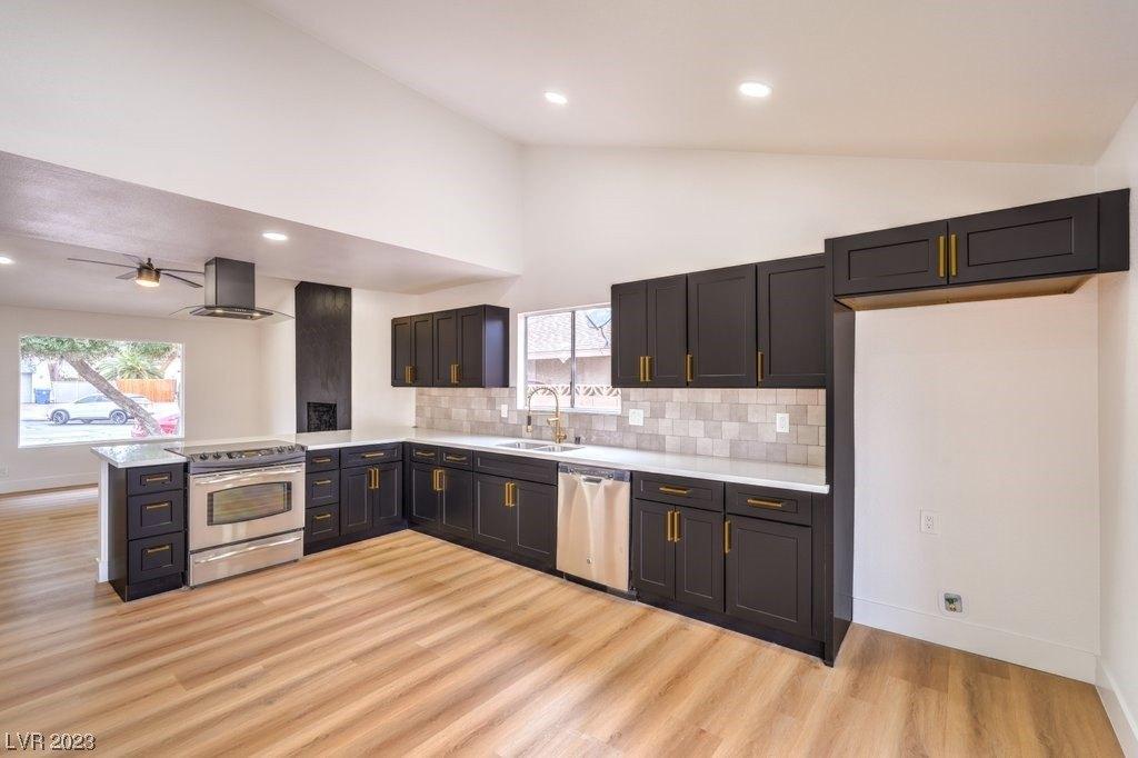 Lariat Ct, Las Vegas, NV 89121