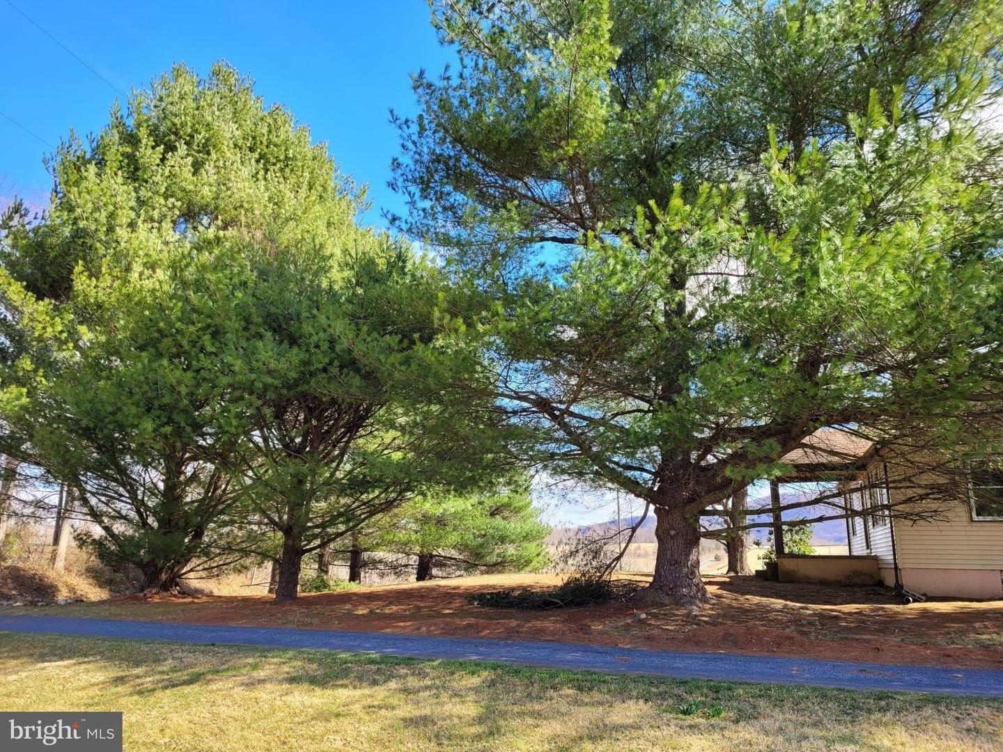 Hume Rd, Hume, VA 22639