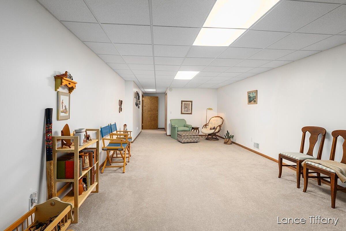 Mapleton St Ne, Grand Rapids, MI 49505