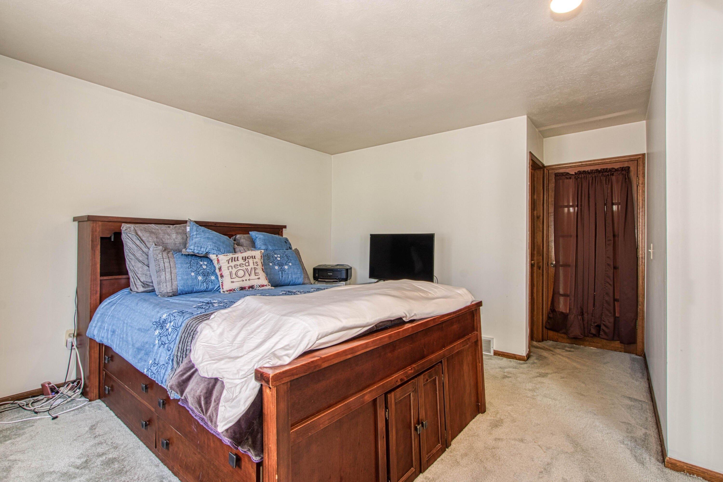 Southgate Dr Se, Grand Rapids, MI 49508
