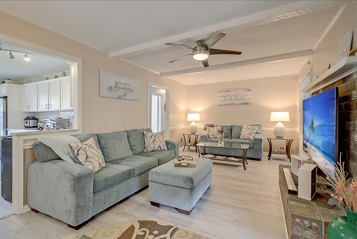 Ellen Ct, Summerville, SC 29483