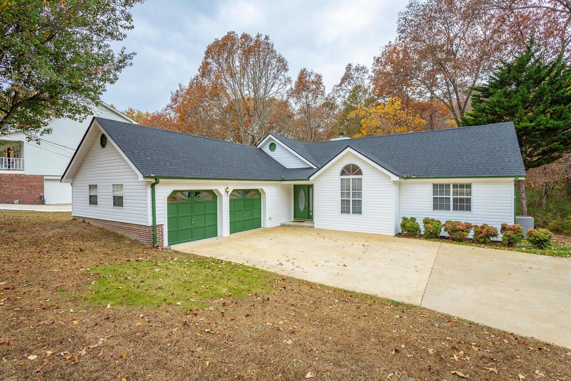 W Wind Dr, Soddy Daisy, TN 37379