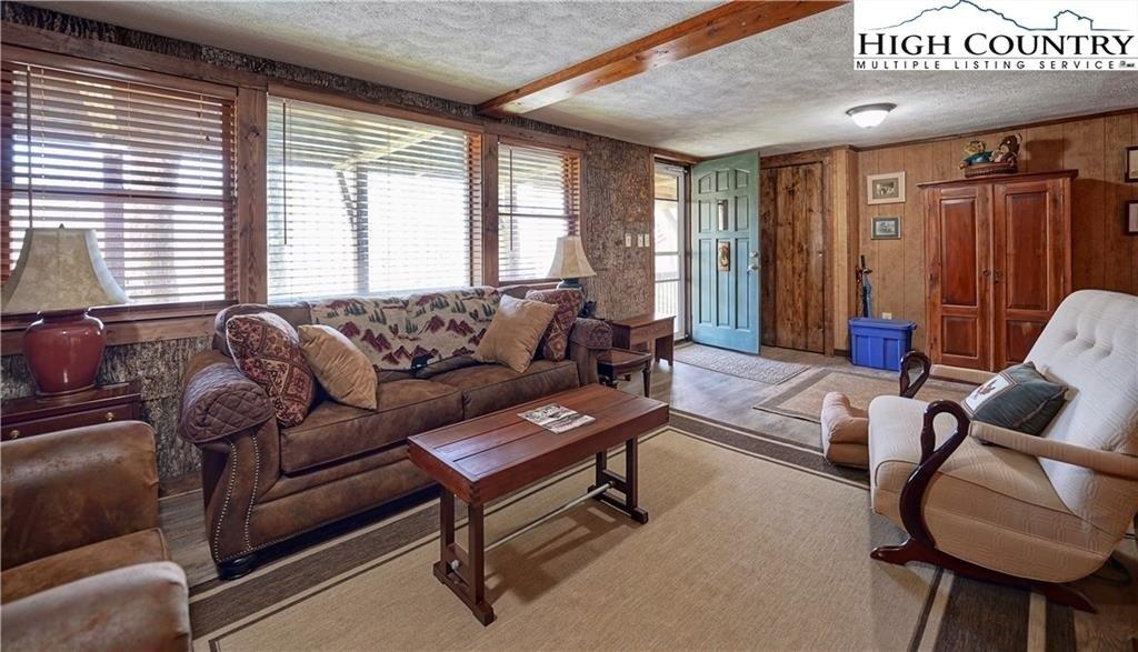 Hawthorn Rd, Beech Mountain, NC 28604